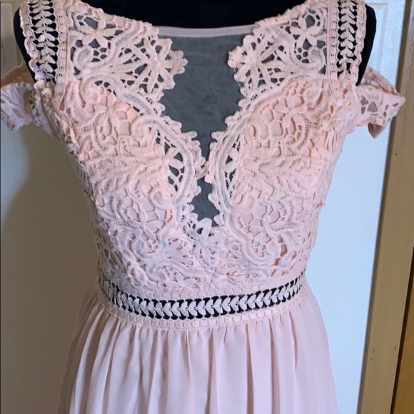 Pale Pink bridesmaid dress. - Picture 2 of 7